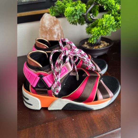 MARC JACOBS Somewhere Strappy Sport Sandal - Picture 4 of 7